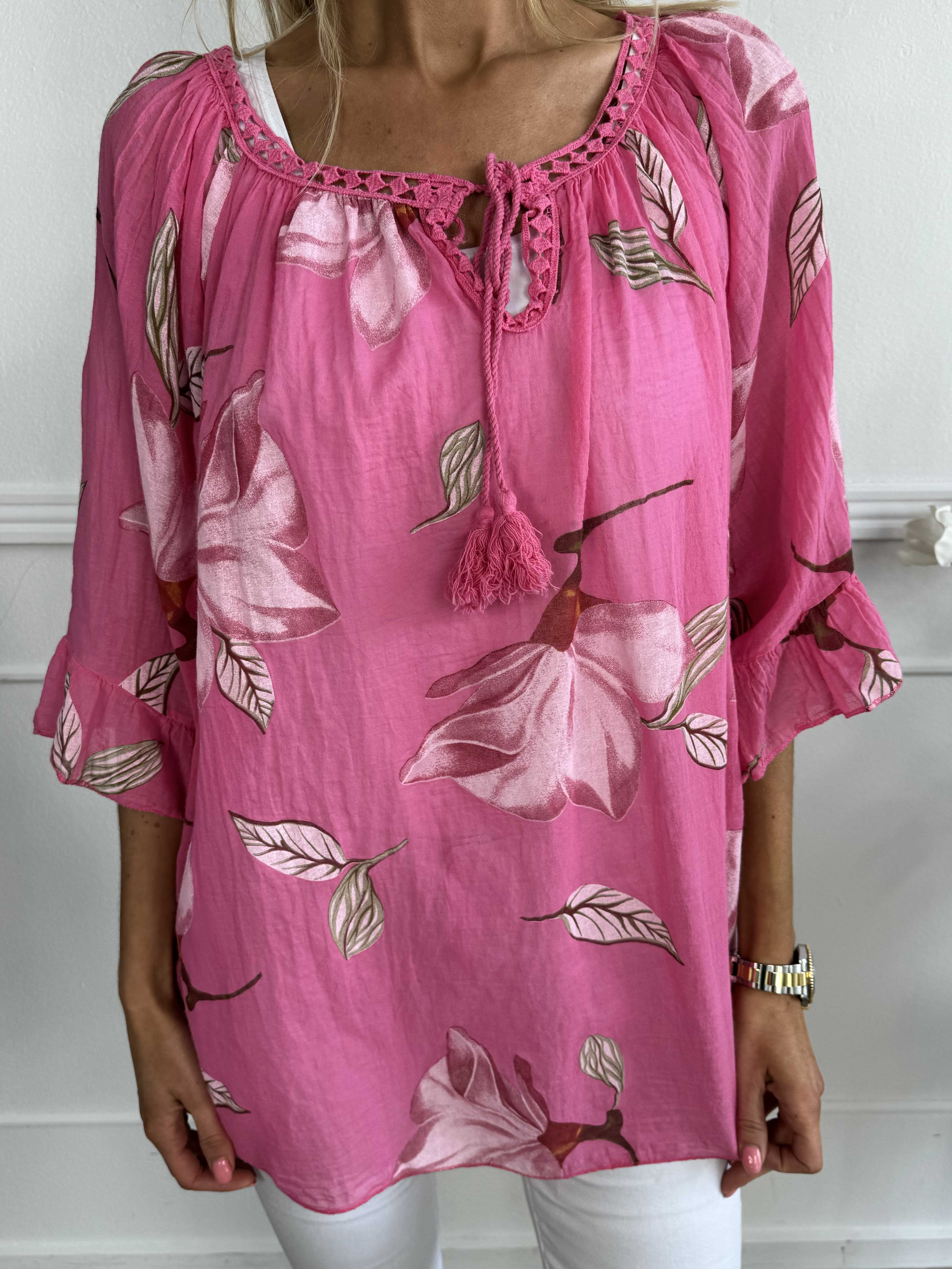 Marija flower - Söt blommig tunika med vackra ärmar